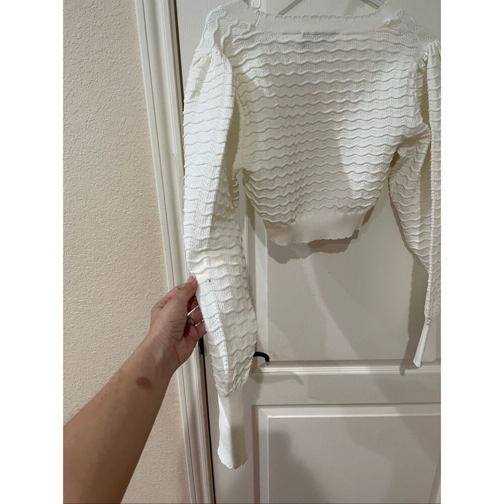 Zara textured white cropped cardigan featuring a v-neck and scalloped trim NWT - Picture 6 of 7